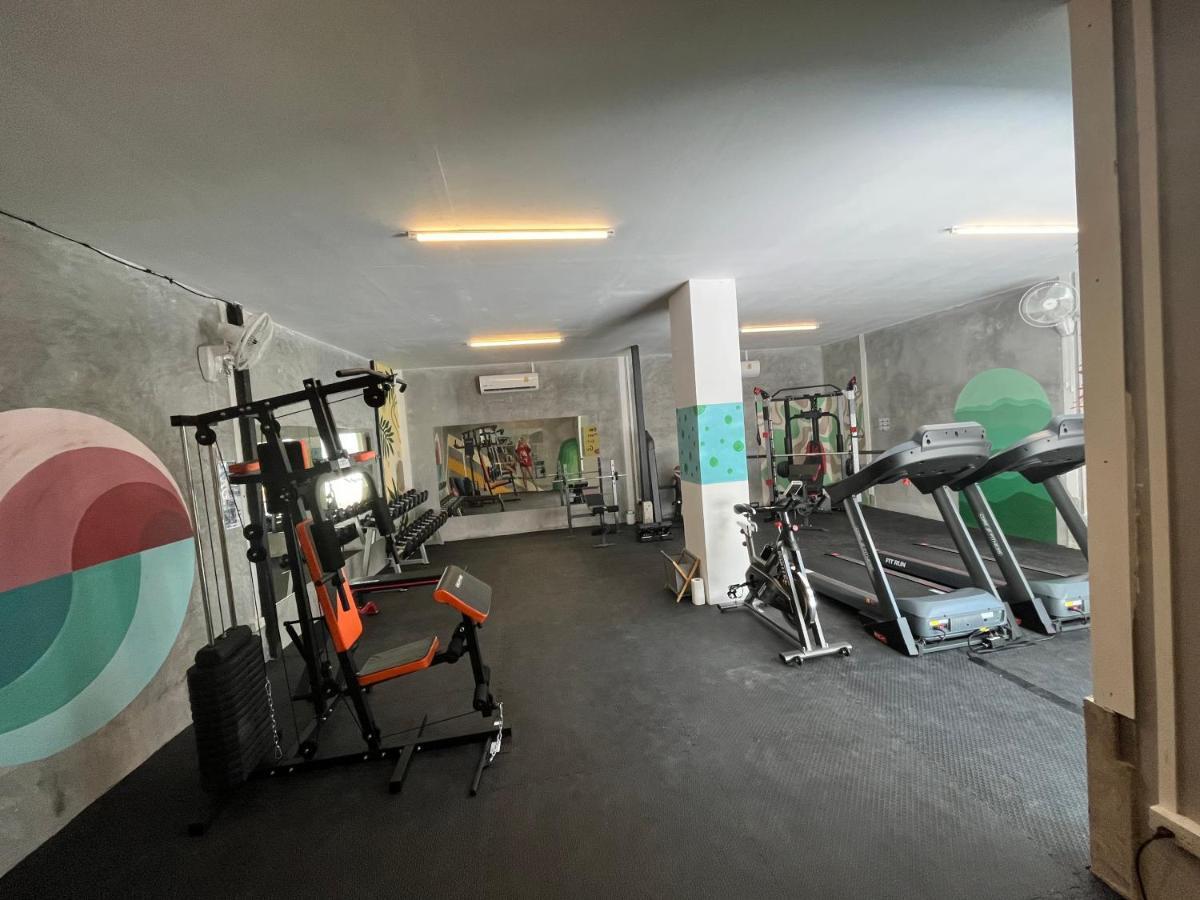Social Quarters Blanco - Youth Hostel 18 To 35 Only หาดไร่เลย์ ภายนอก รูปภาพ