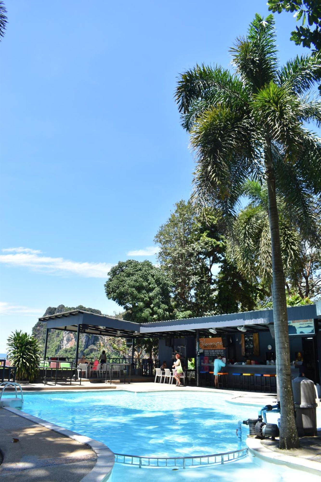 Social Quarters Blanco - Youth Hostel 18 To 35 Only หาดไร่เลย์ ภายนอก รูปภาพ
