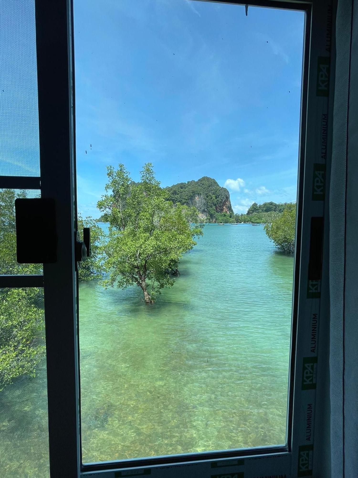 Social Quarters Blanco - Youth Hostel 18 To 35 Only หาดไร่เลย์ ภายนอก รูปภาพ